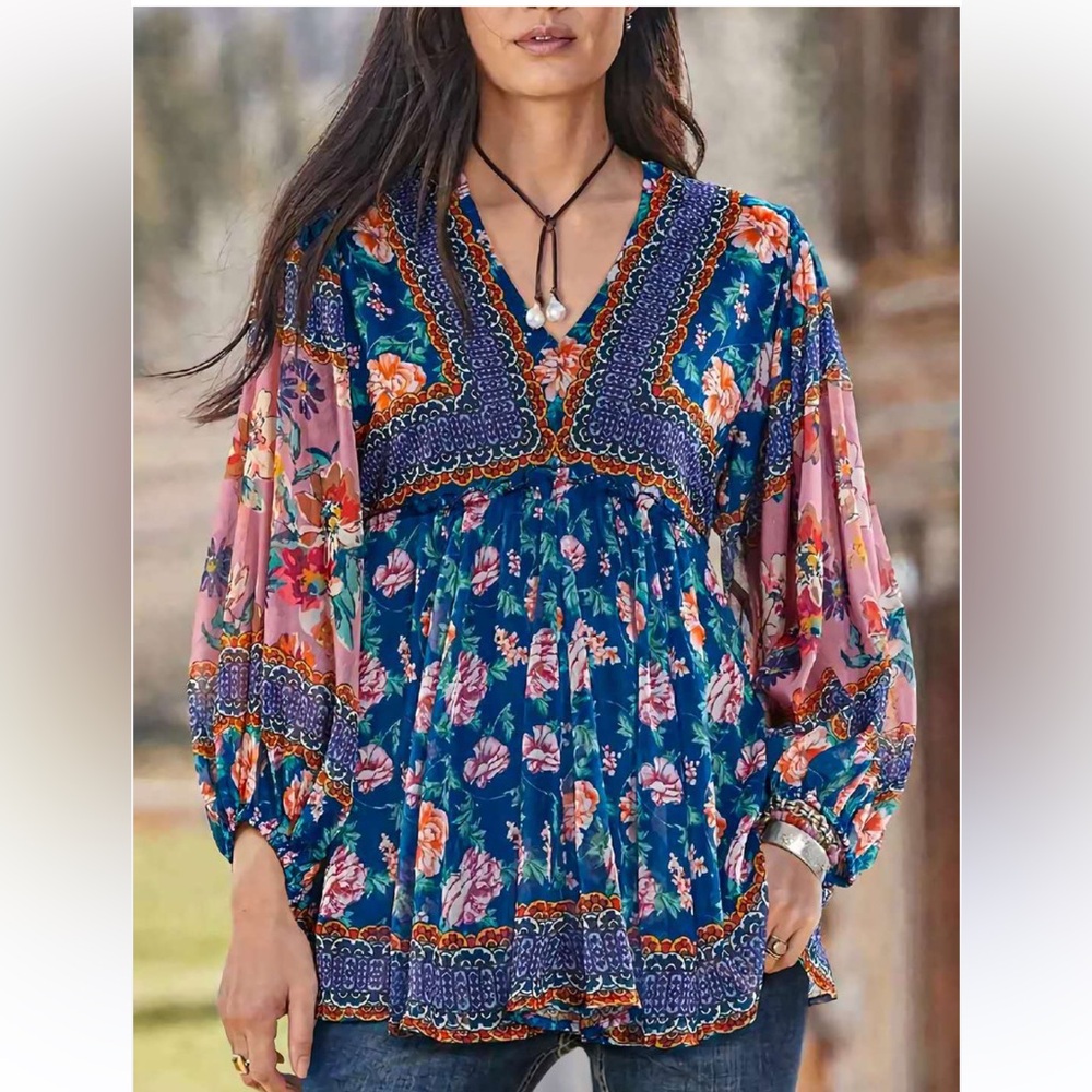 Feathers by Tolani Size Small Floral Bohemian VNeck Blouse‎ - Blue and Pink